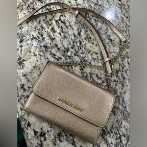 Michael Kors wallet crossbody gold